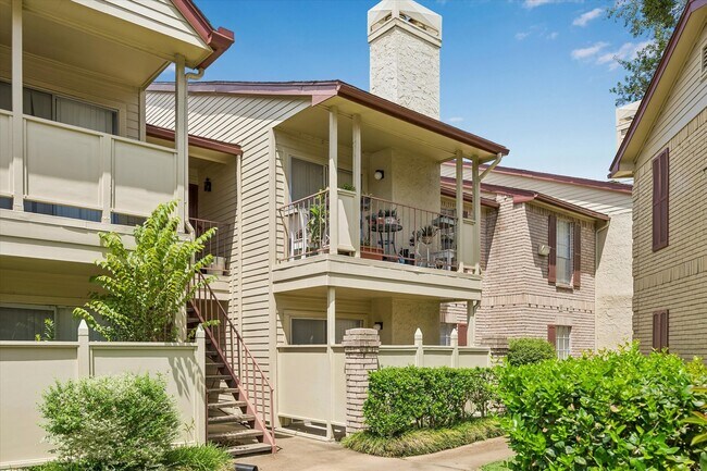 Building Photo - 2120 El Paseo St