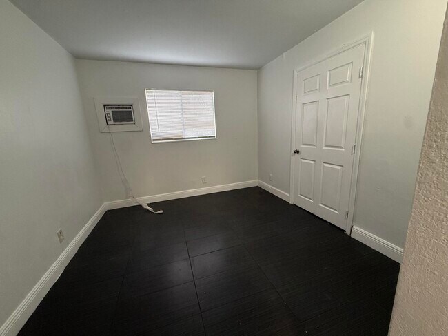 Foto del edificio - 37 SW 14th St