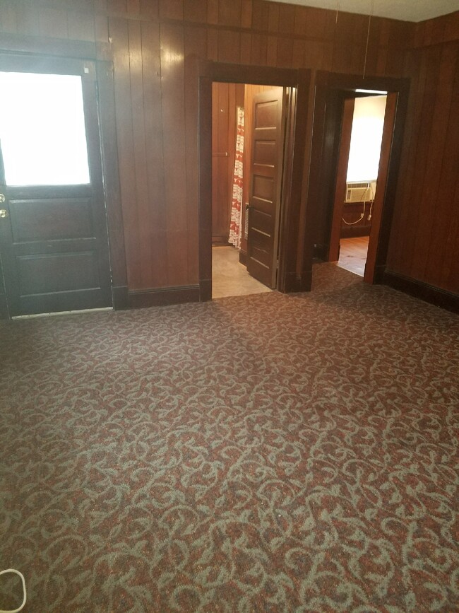 Foto del edificio - 319 N Doak St