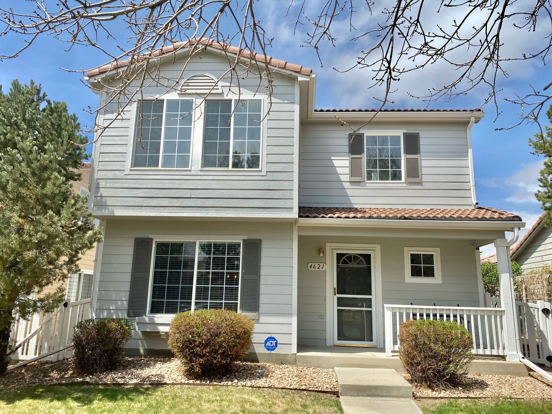 Primary Photo - Green Valley Ranch Home for Rent!
