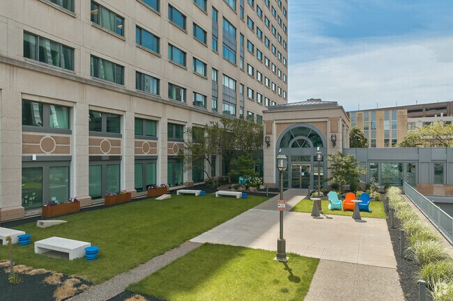 Patio exterior - The Residences at Clinton Square
