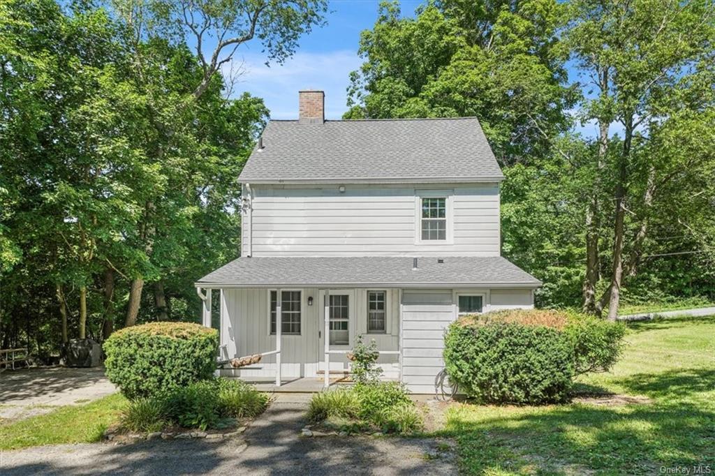Primary Photo - 11 Carriage House Rd