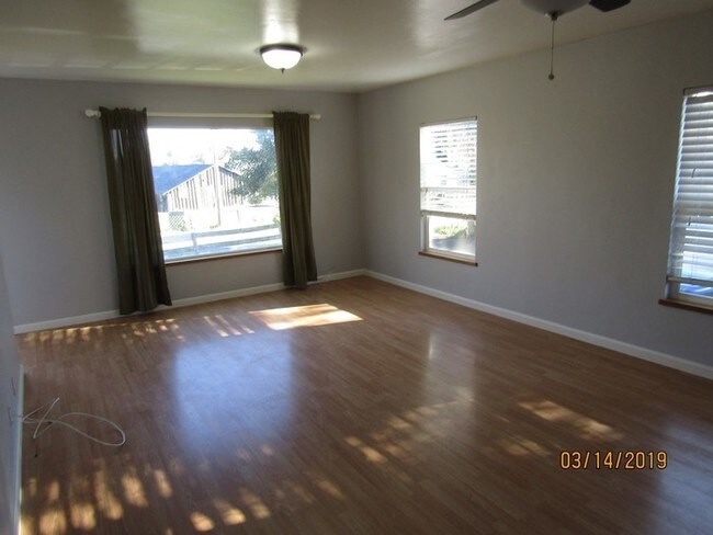 Foto del edificio - 4970 Hessel Rd
