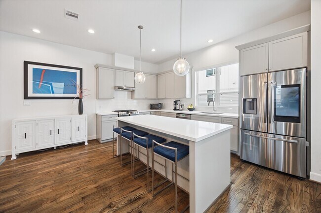 Foto del edificio - 1043 Timbergrove Yards Ln