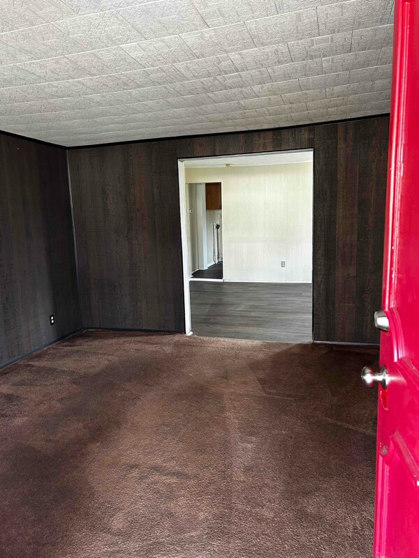 Building Photo - 385 Carver St