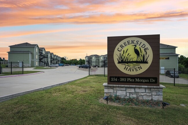 Building Photo - Creekside Haven