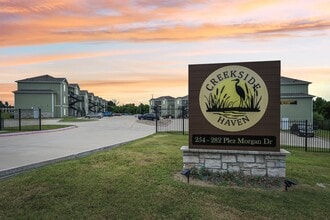 Building Photo - Creekside Haven