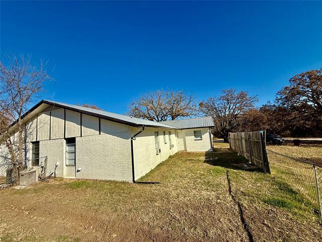 Foto del edificio - 2112 Tanglewood St