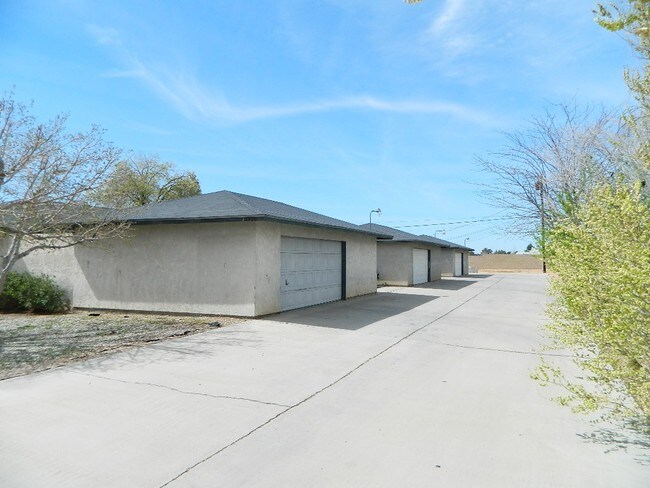 Garage/North Side View - 13400 Mohawk Rd