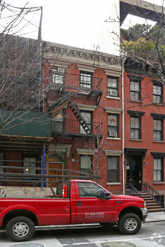 Foto principal - 340 W 15th St