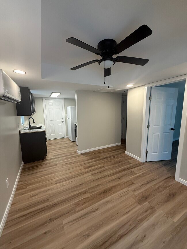 Foto del edificio - 5442 Nelson Ln