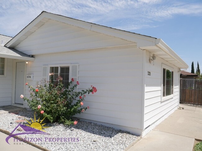 Building Photo - 2221 Rhoda Way