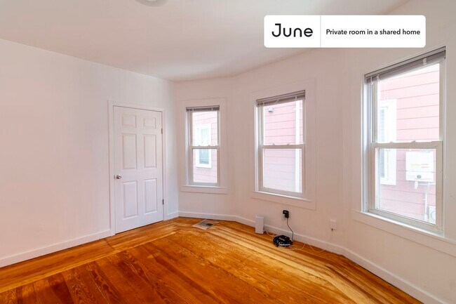 Foto del edificio - Room in Shared 4 bed/1 bath home in JFK/UMass