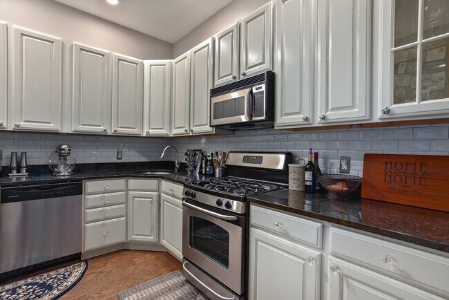 Foto del edificio - 655 E 2nd St