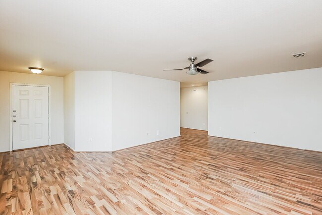 Foto del edificio - 10308 Roosevelt Gap Ct