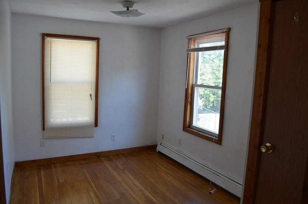 Building Photo - 166 Everett St