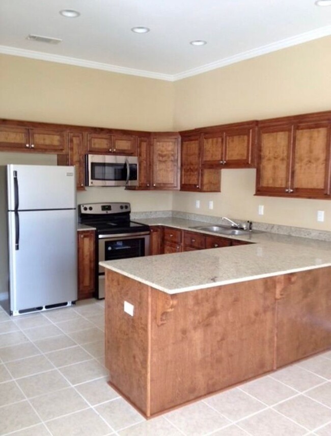 Foto del edificio - Charming 3-Bedroom Duplex in Ocean Springs...