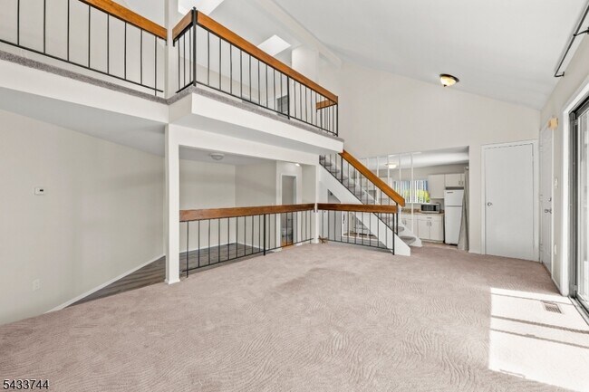 Foto del edificio - 30 Chestnut Ct