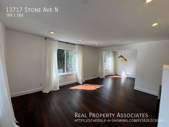 Building Photo - 13717 Stone Ave N