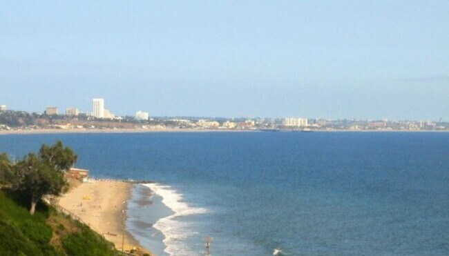 Vista - 18111 Coastline Dr