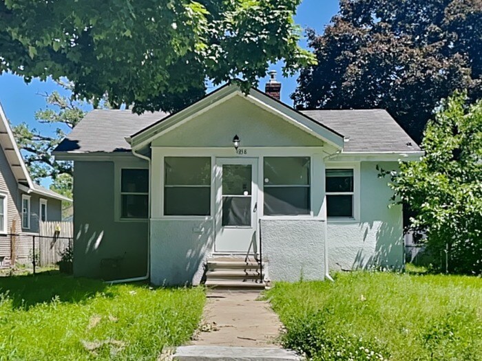 Primary Photo - LEASING SPECIAL!! 2 Bedroom, 1 Bathroom Ho...