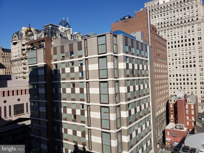 Building Photo - 1324 Locust St