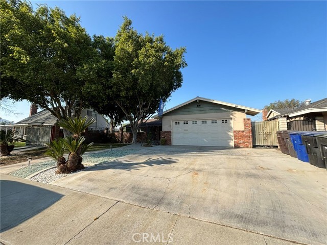 Building Photo - 10975 Endicott Dr