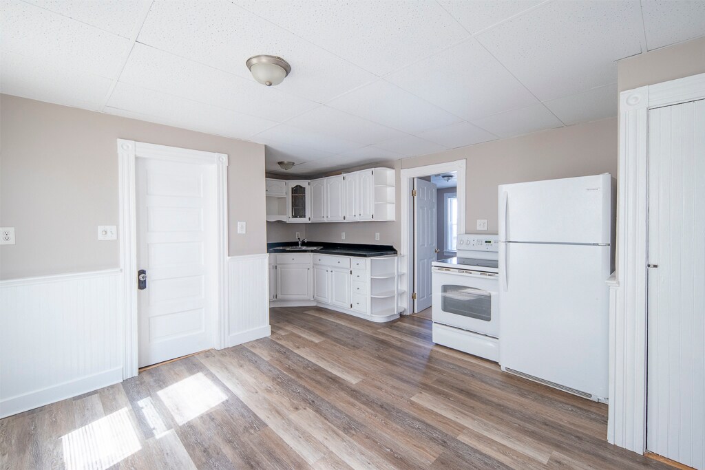 Kitchen - 9 Mulberry St