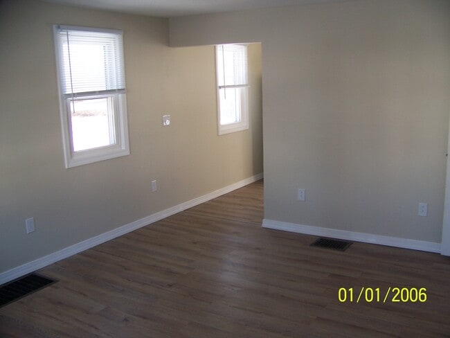 Living Room - 459 Frank St