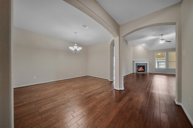 Foto del edificio - 25208 Forest Ledge Dr