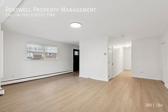 Building Photo - 2BR 1BA Ground Bi-level Apartment Availabl...