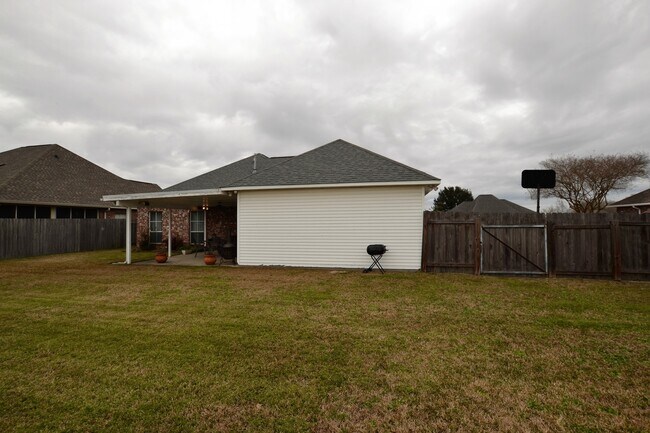 Foto del edificio - Zachary School District!  Vintage 3 bedroo...