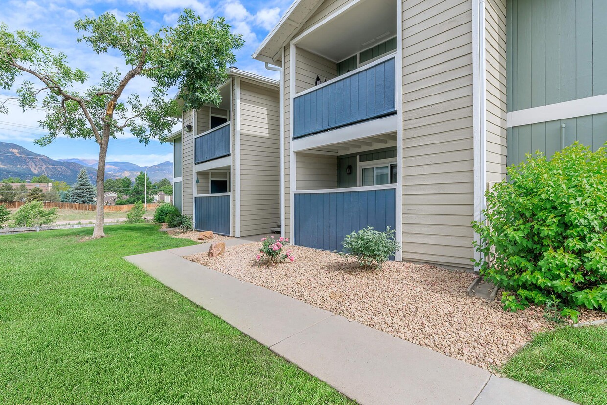 Cobblestone Ridge Apartments