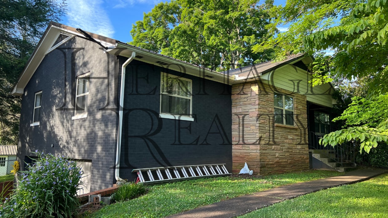 Primary Photo - Basement rancher on 1 acre for lease!