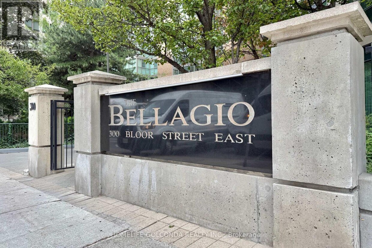 Photo principale - 300-2300 Bloor St E