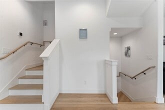 Building Photo - 2341 Eagle St