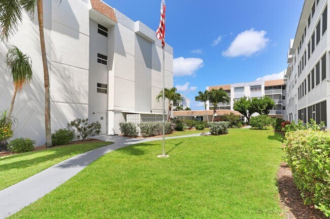 Foto del edificio - 1516 S Lakeside Dr
