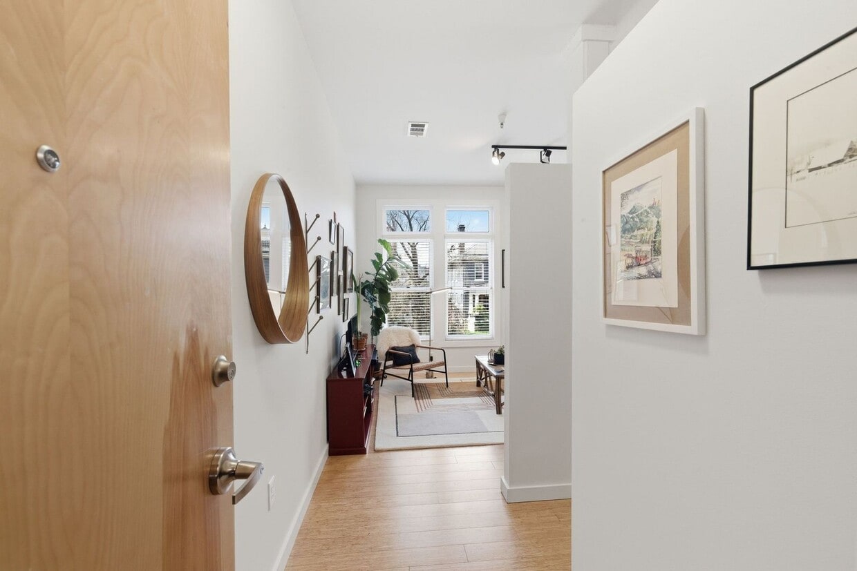 Photo - 1706 18th Ave S #205