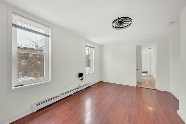 Building Photo - 811 Montgomery St