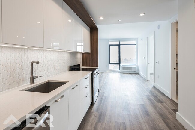 Building Photo - 228 E 135th St