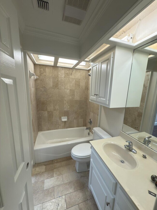 Building Photo - 4103 101st St