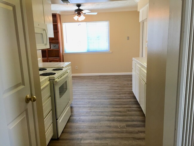 Foto del edificio - Ashlan & Fowler 3 Bedroom - Griffith Ave.
