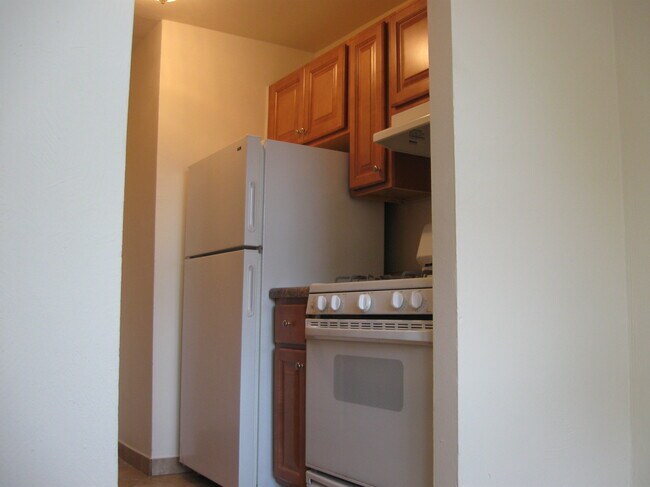 Foto del edificio - 619 Southcrest Dr