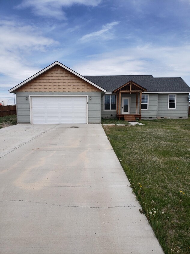 17 Osterhout Dr, Big Piney, WY 83113 House Rental in Big Piney, WY