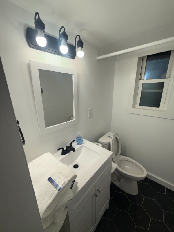 Building Photo - 2724 Anderson Ferry Rd