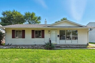 Building Photo - 6440 Azalea Dr