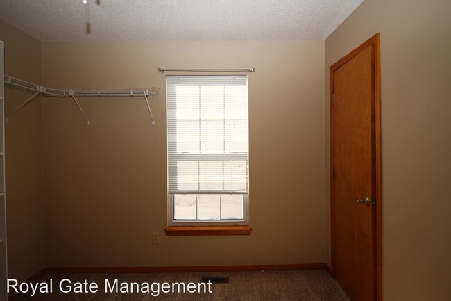 Building Photo - 5807 Meadow Heights Dr