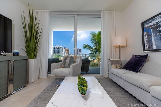 Foto del edificio - 401 N Birch Rd