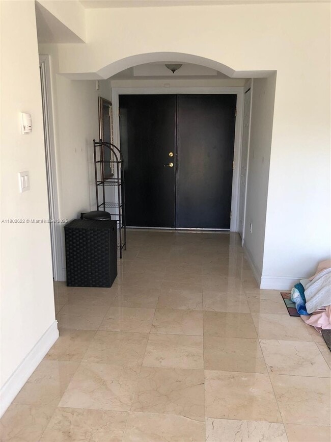 Foto del edificio - 322 Madeira Ave