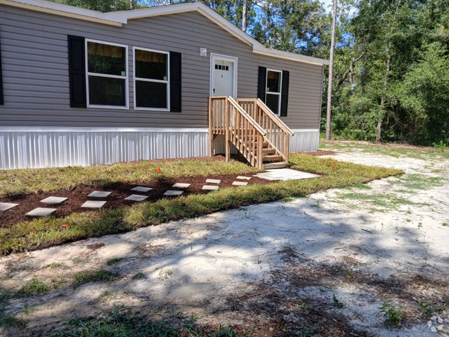Building Photo - 208 Dawn Ave